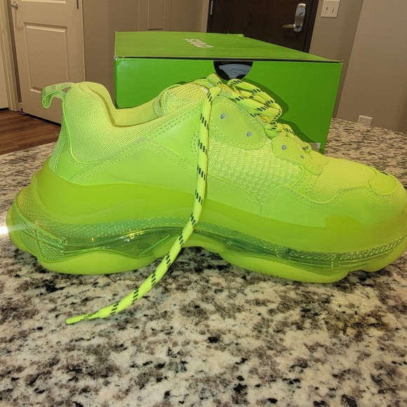 Balenciaga neon Green UK 43 US 10 worn just once - Picture 5 of 7